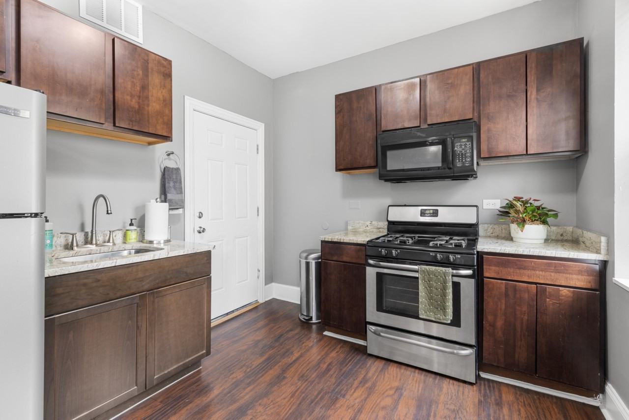 N Avers Ave - Photo 4 of 9