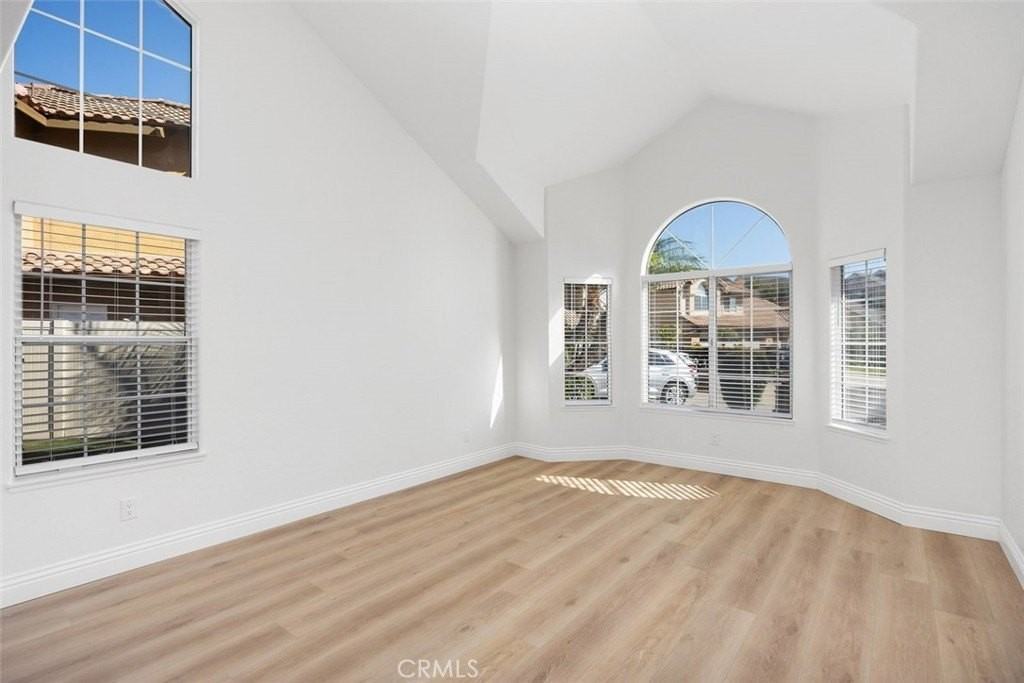 2 Crystalglen - Photo 6 of 42