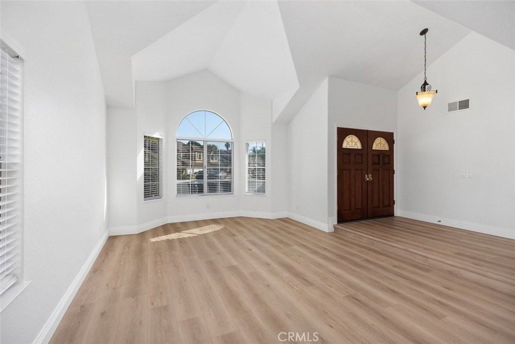 2 Crystalglen - Photo 7 of 42