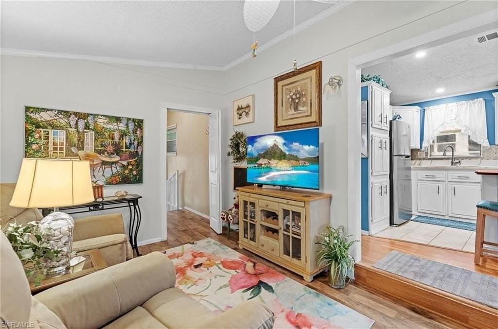 4751 Lafayette Ln W - Photo 4 of 27