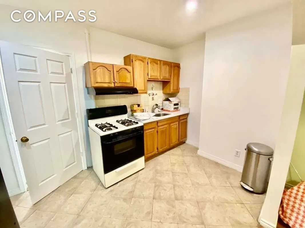 168 17th St #2 - Photo 4 of 9