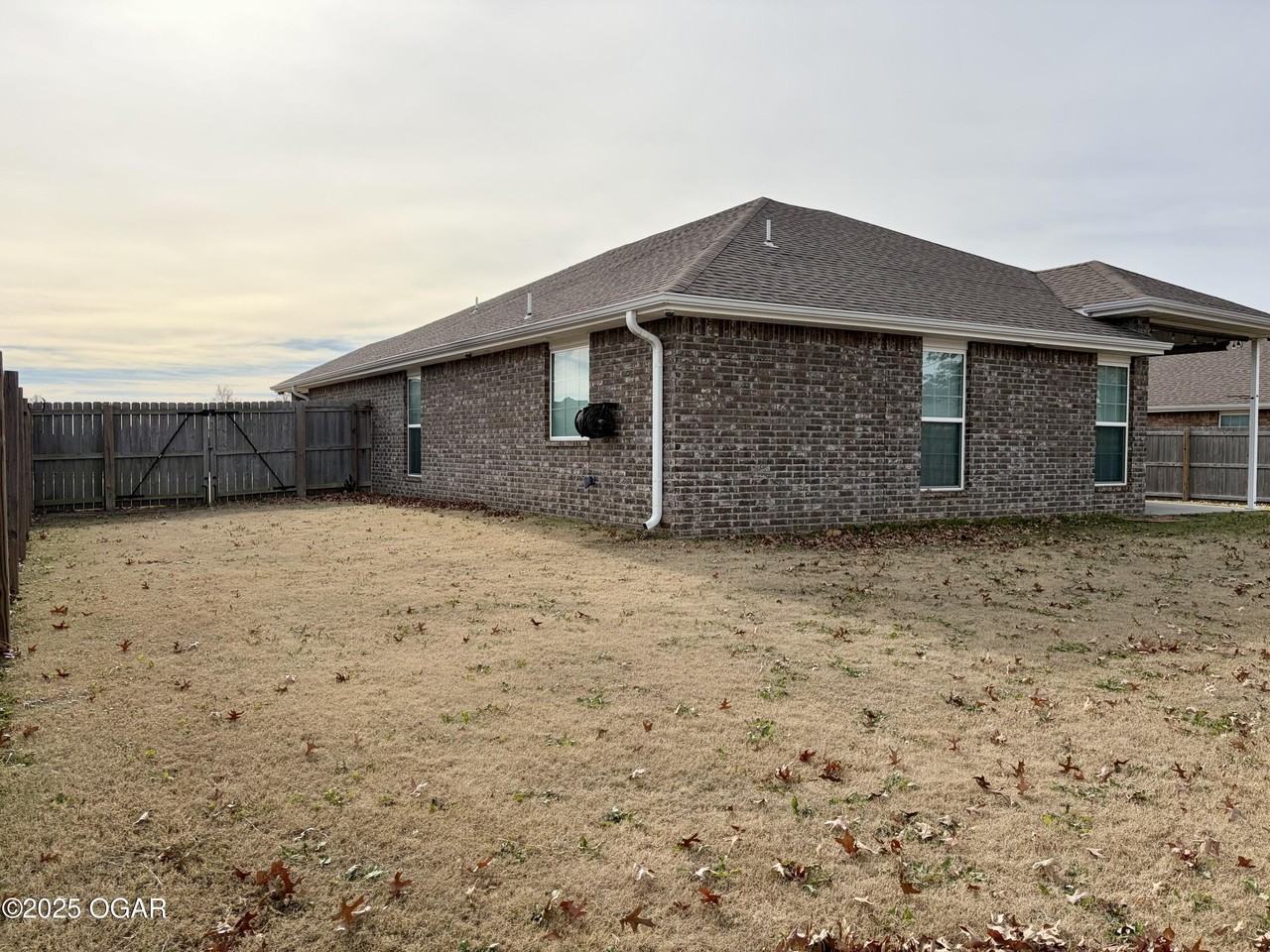 2108 Birdie Ln - Photo 4 of 28