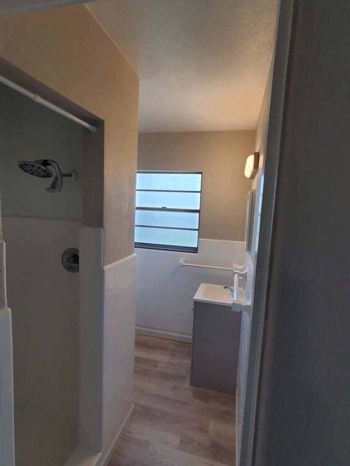 1318 26th St W #1318 - Photo 3 of 12