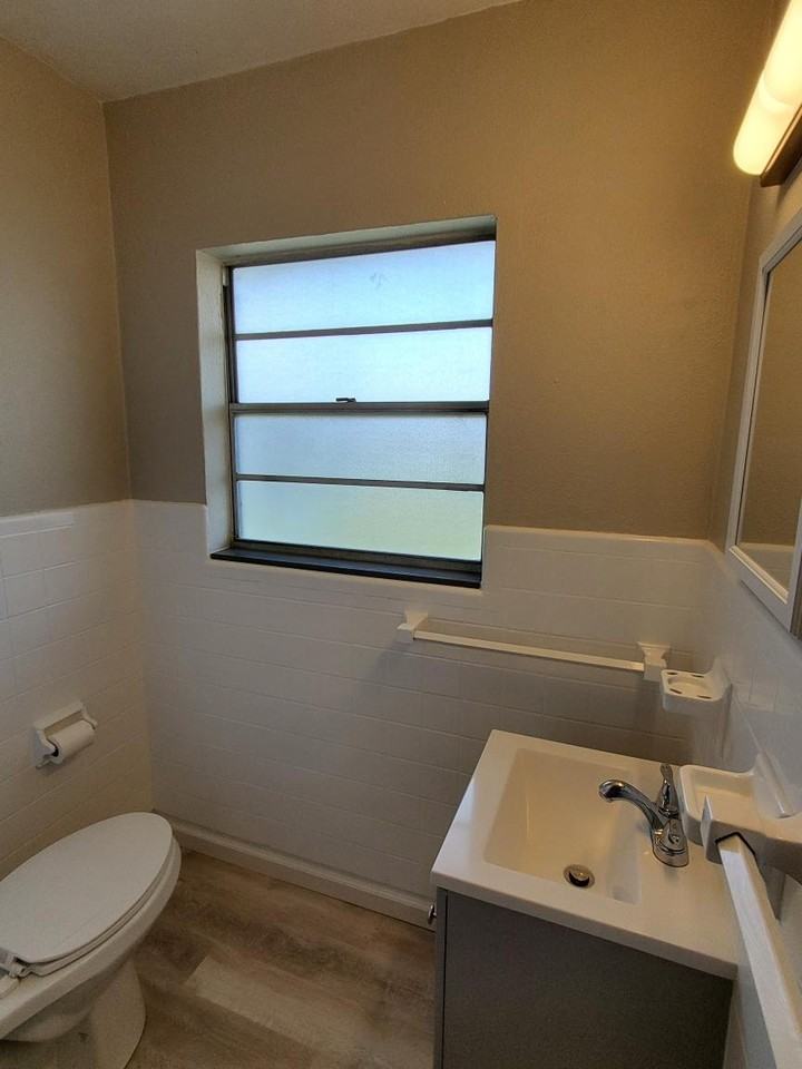 1318 26th St W #1318 - Photo 4 of 12