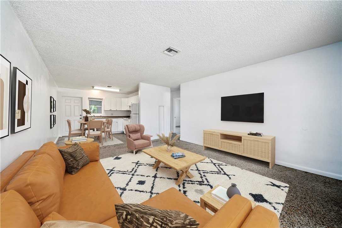 4117 18th Pl - Photo 2 of 10