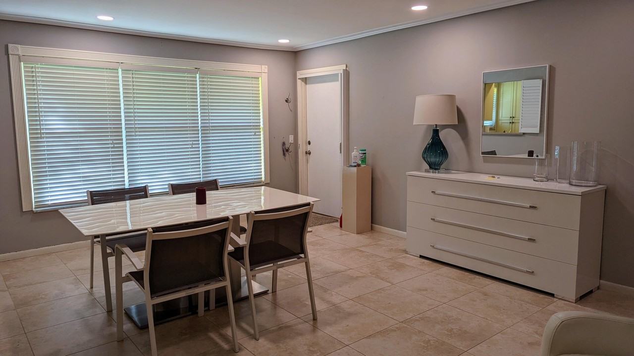 1024 S Oakridge Cir - Photo 4 of 16