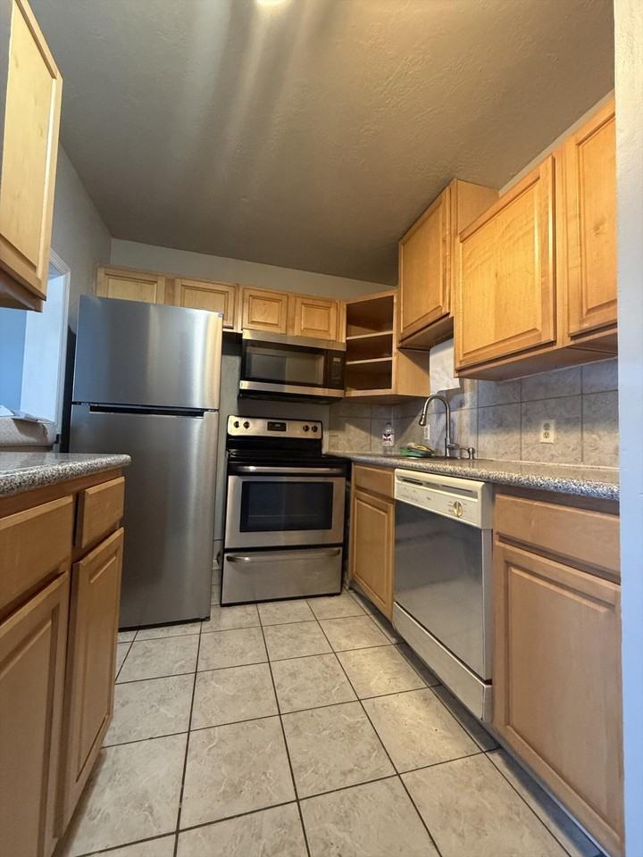 145 Berkshire G #145 - Photo 4 of 8