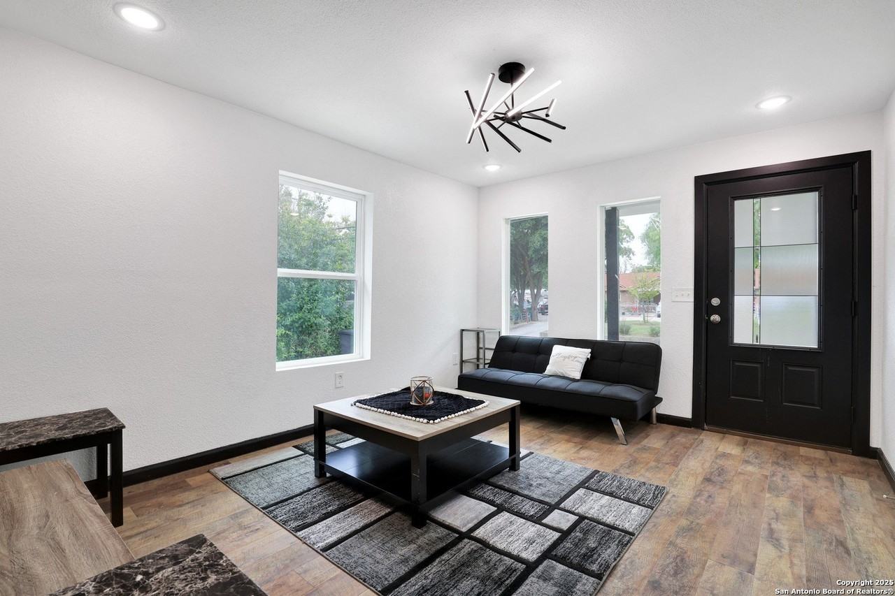 407 Big Foot - Photo 3 of 9