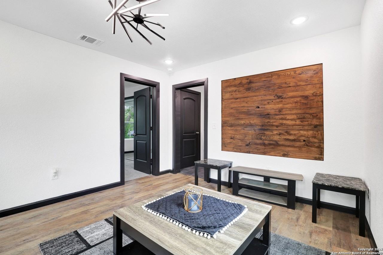 407 Big Foot - Photo 4 of 9