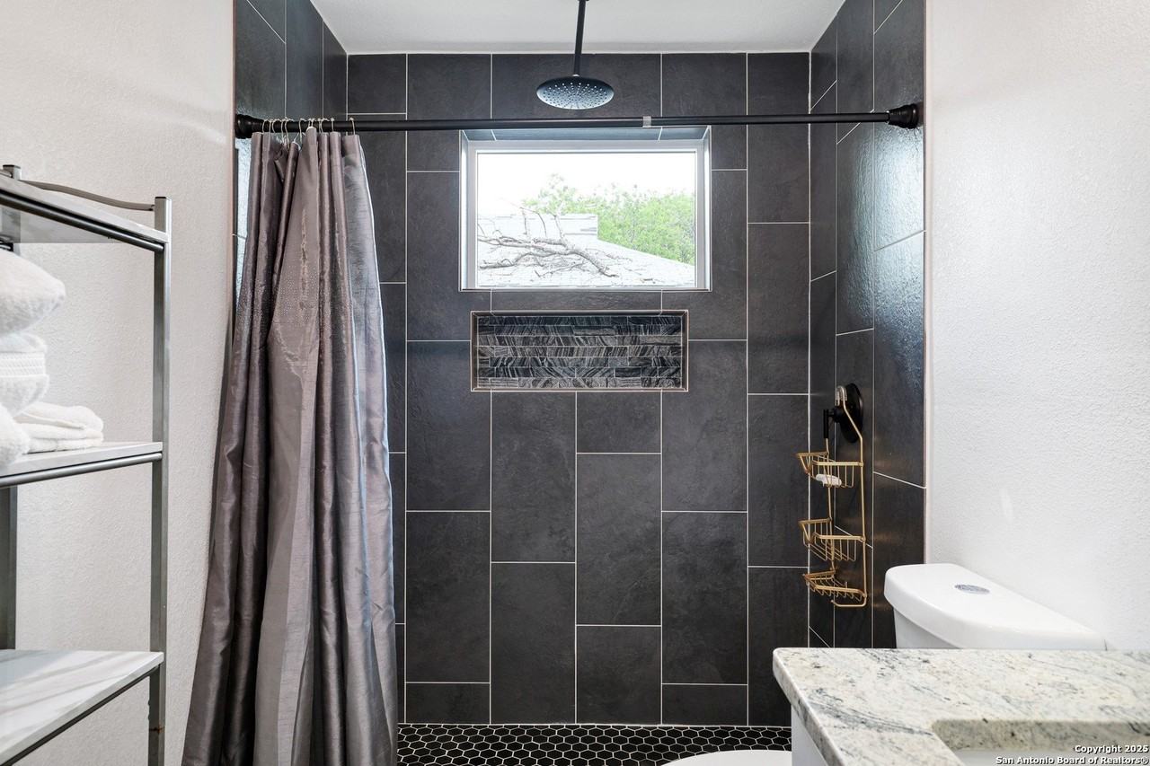 407 Big Foot - Photo 6 of 9