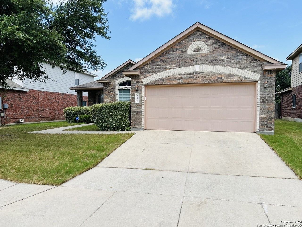 26139 Lost Creek Way - Photo 2 of 15