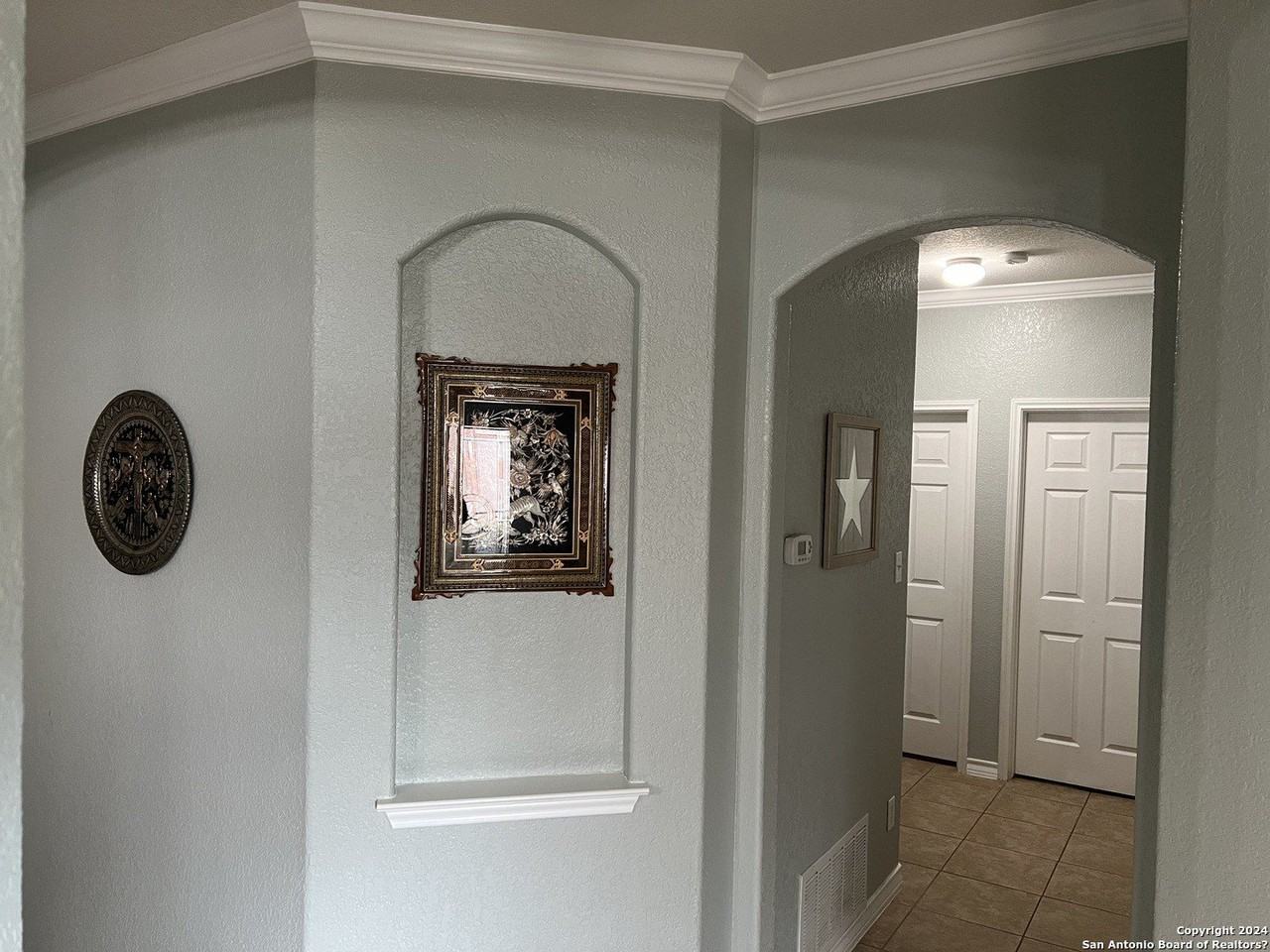 26139 Lost Creek Way - Photo 4 of 15