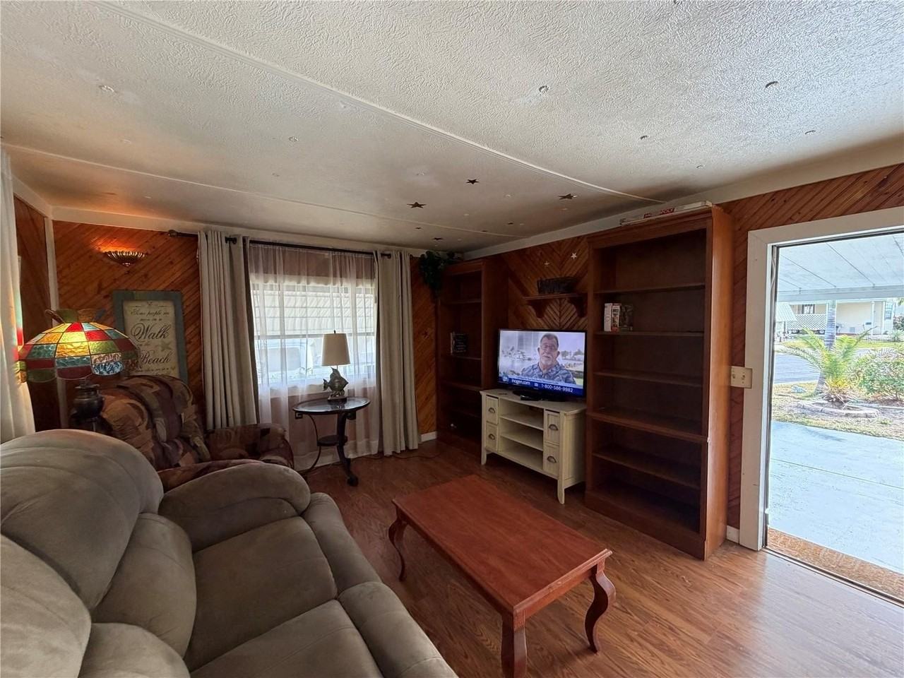 3311 Eileen Dr - Photo 4 of 18