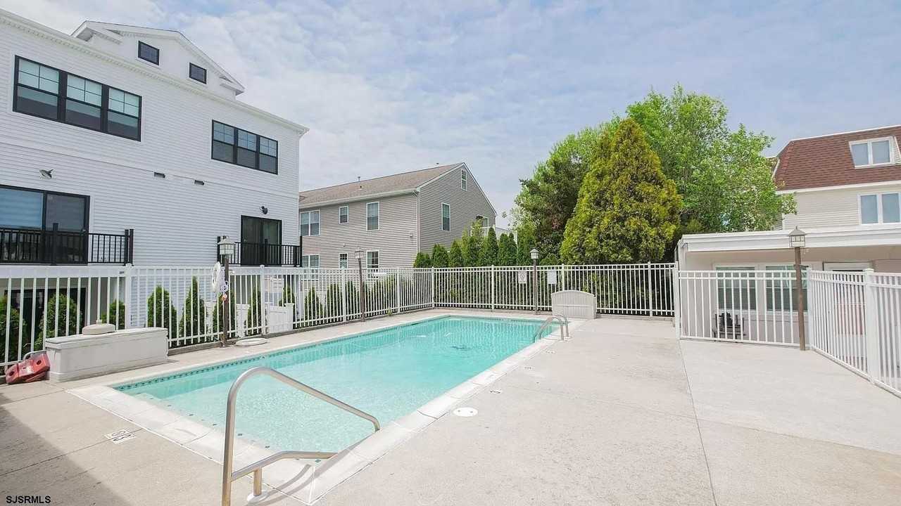 9609 Ventnor Ave - Photo 7 of 9