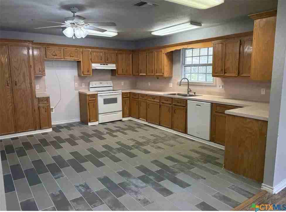 182 Oak Ter - Photo 2 of 5