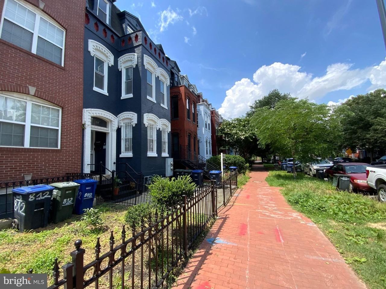 812 5th St Ne Unit 2 #2 - Photo 2 of 33