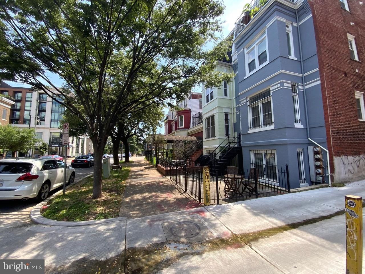 812 5th St Ne Unit 2 #2 - Photo 4 of 33