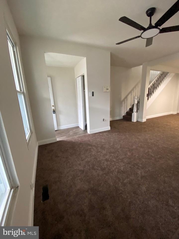 724 E 35th St - Photo 2 of 5