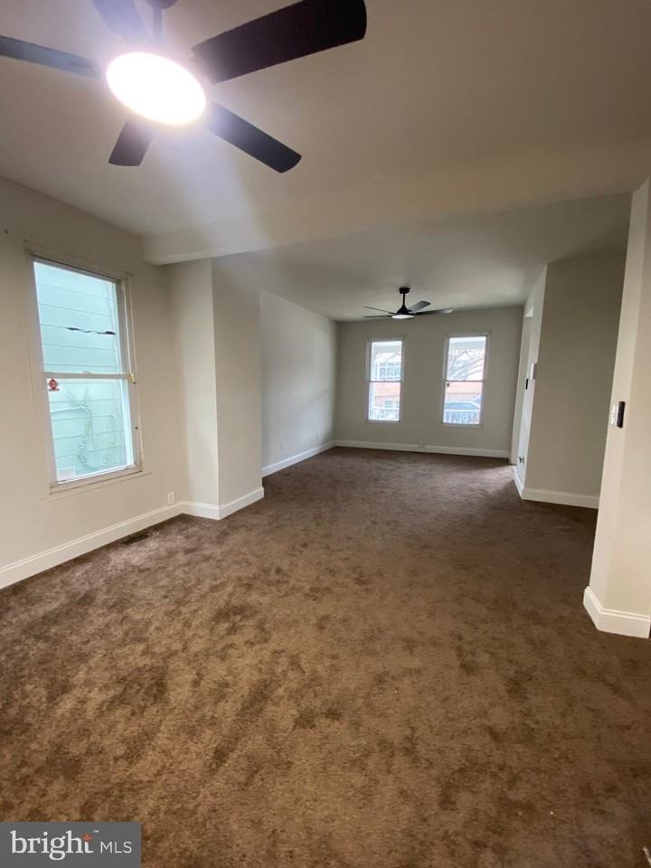 724 E 35th St - Photo 3 of 5