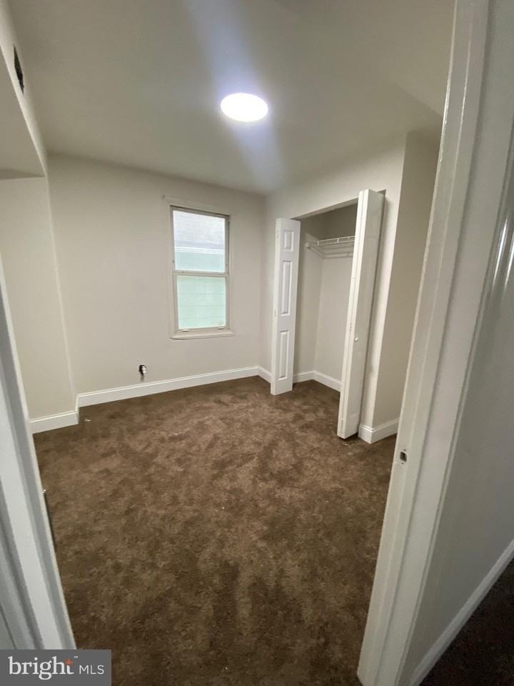 724 E 35th St - Photo 4 of 5