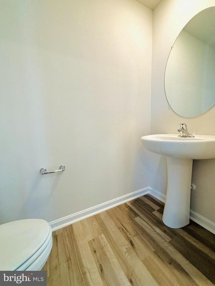 139 Riverwalk Ter - Photo 7 of 21