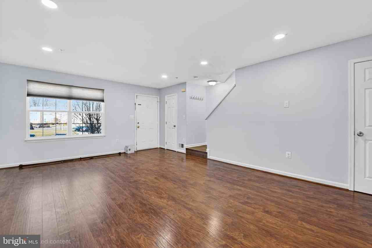 7127 Natures Rd - Photo 3 of 31