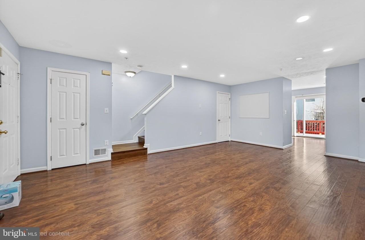 7127 Natures Rd - Photo 5 of 31