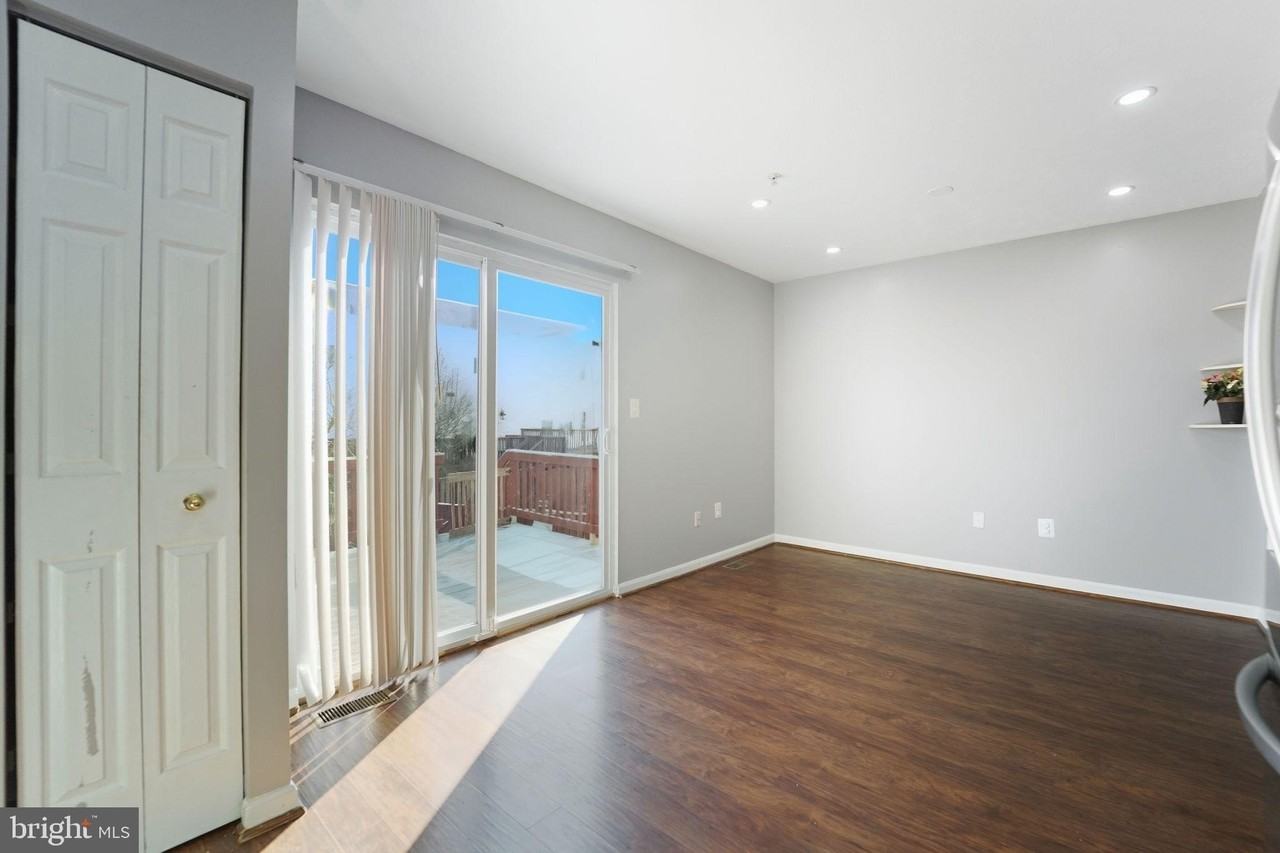 7127 Natures Rd - Photo 6 of 31