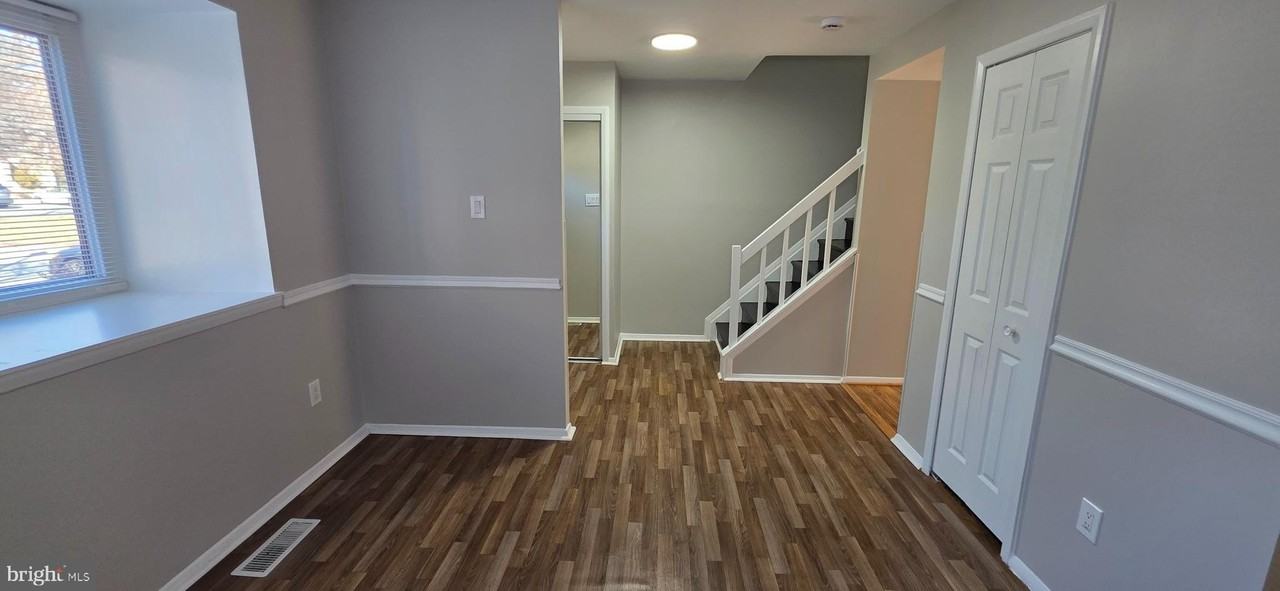 6974 Knighthood Ln - Photo 6 of 30