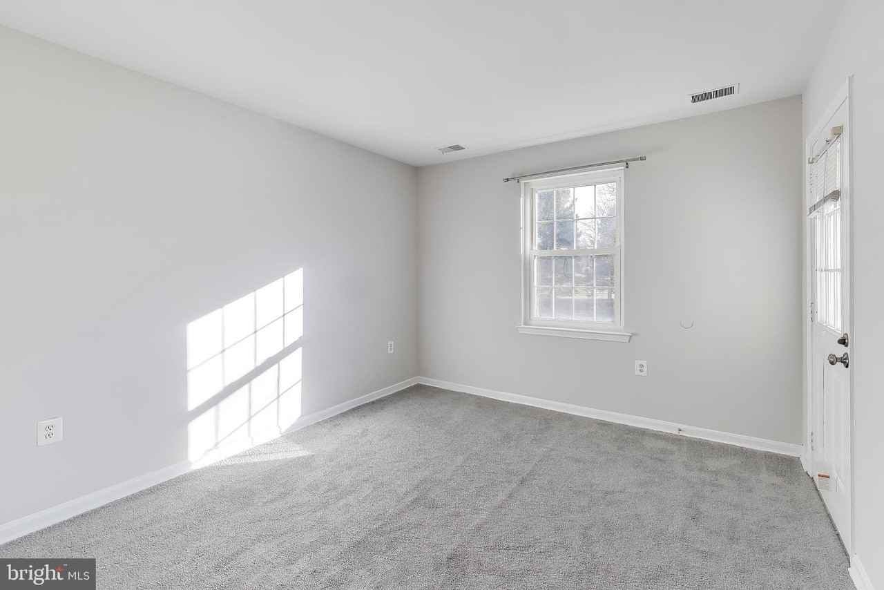 8205 Whispering Oaks Way Apt 304 #304 - Photo 7 of 38