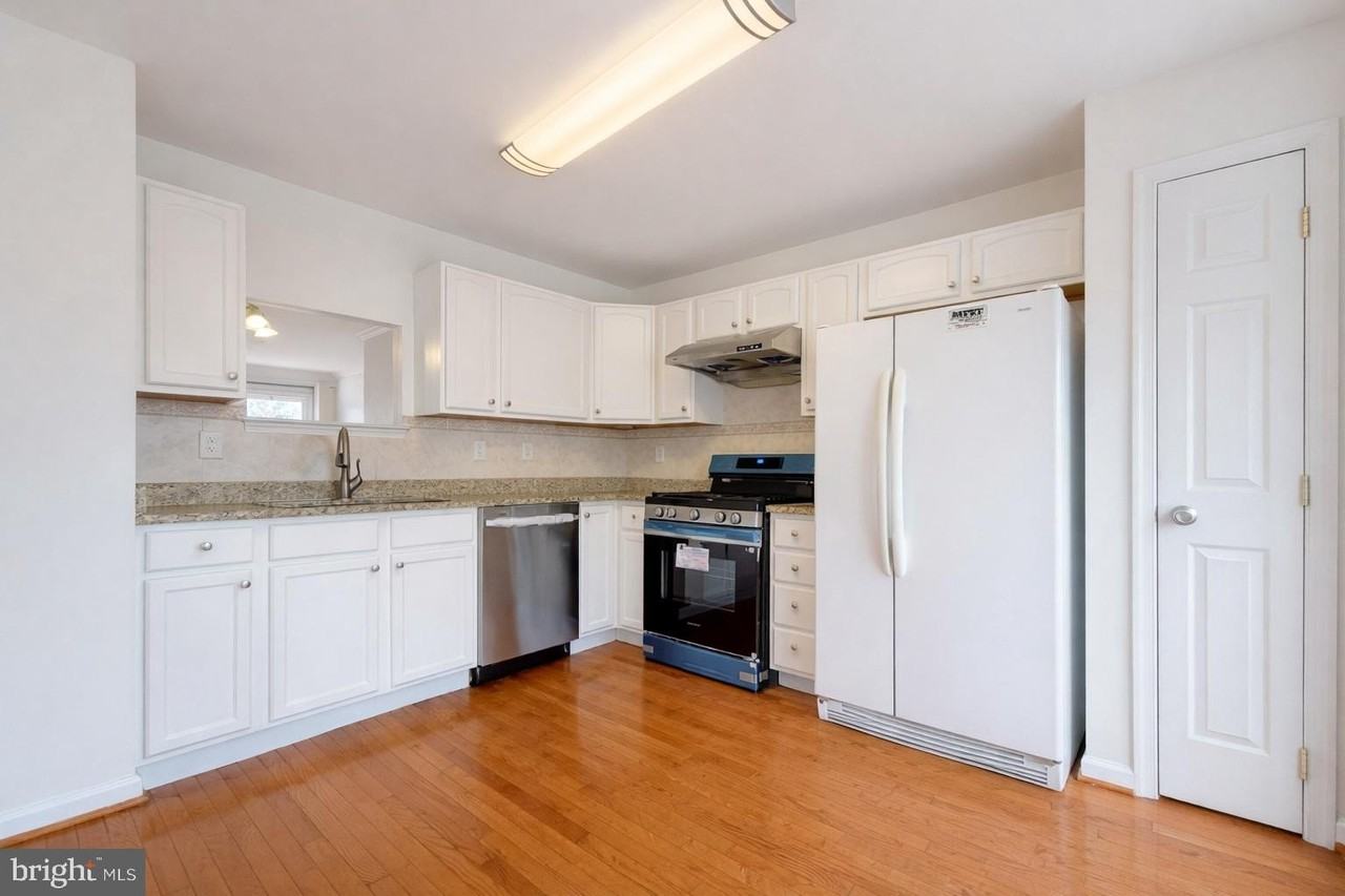 14020 Jump Dr - Photo 3 of 19