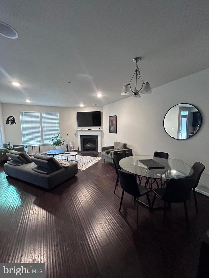 3326 Tribune Ct - Photo 2 of 4