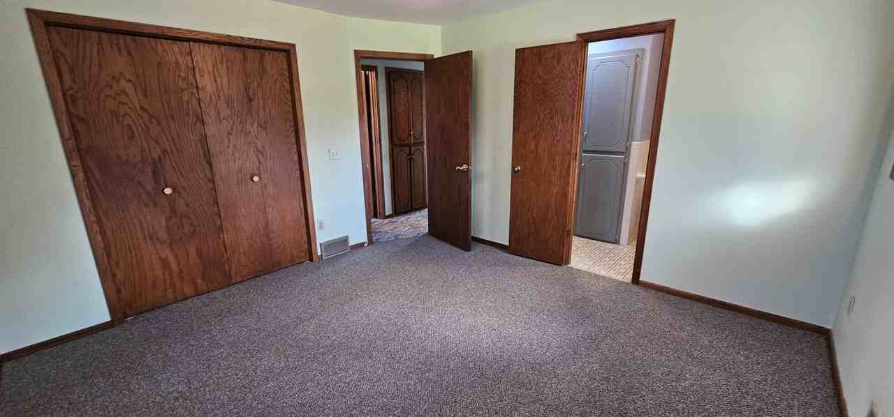 2020 Crosstown Blvd Ne #1 - Photo 6 of 38