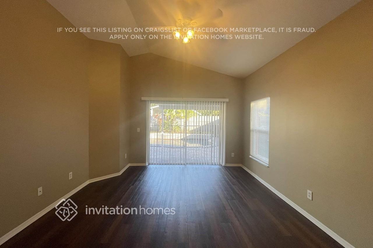 7626 Clovelly Park Pl - Photo 4 of 20