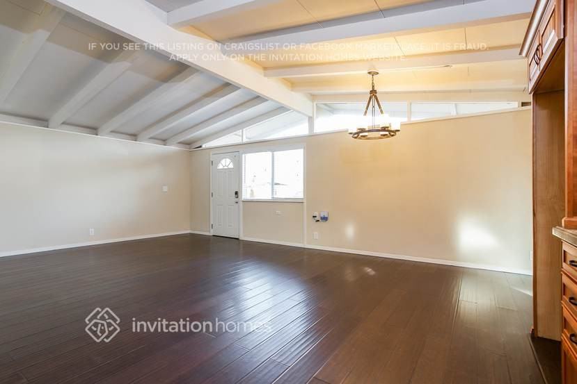 1467 Michigan St - Photo 2 of 16