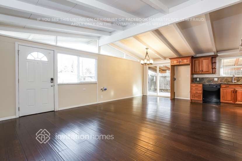 1467 Michigan St - Photo 3 of 16