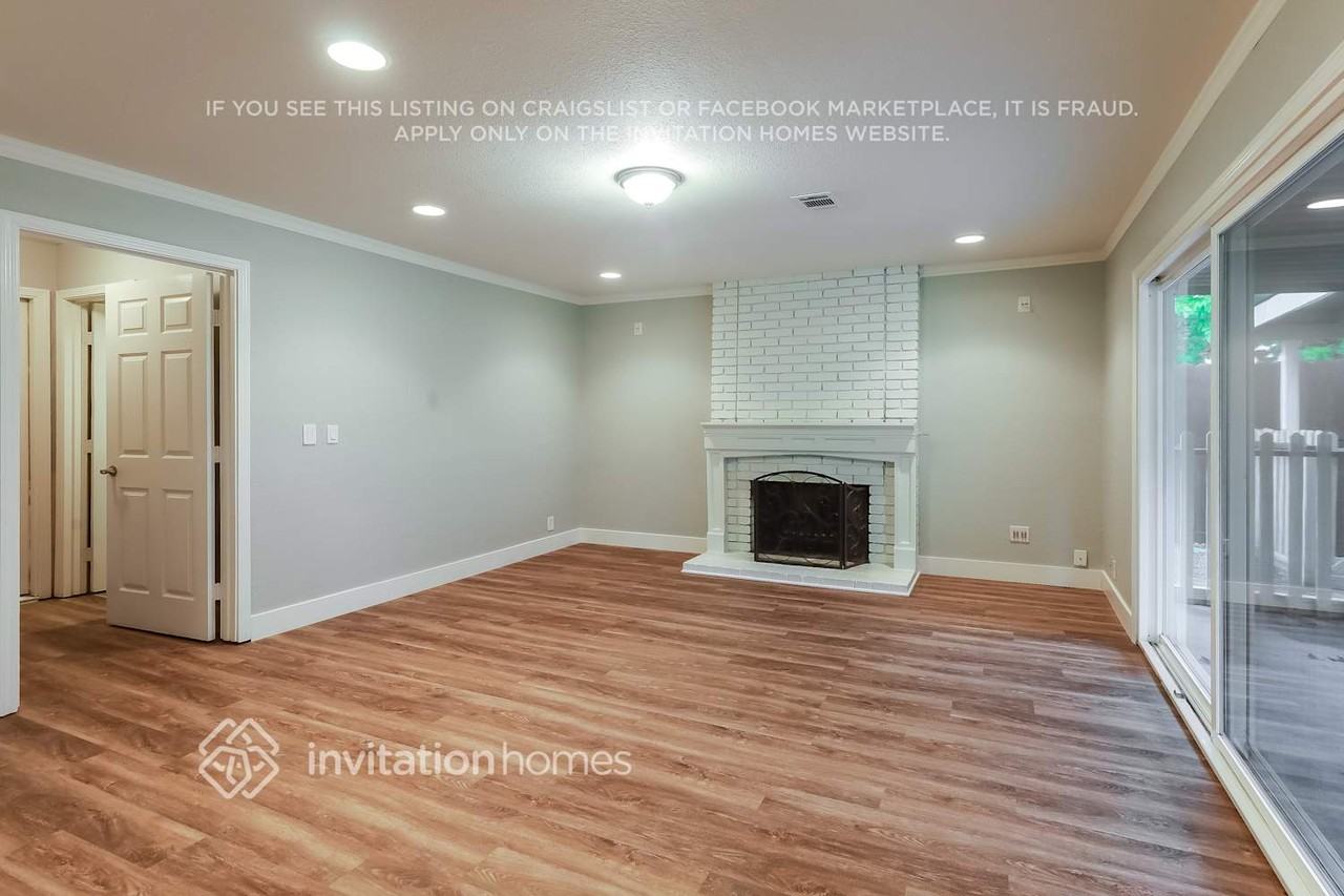 160 Lakehurst Dr - Photo 5 of 19