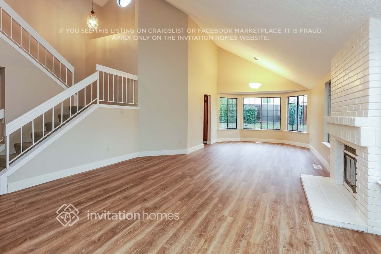 2592 Clipper Ln - Photo 4 of 18