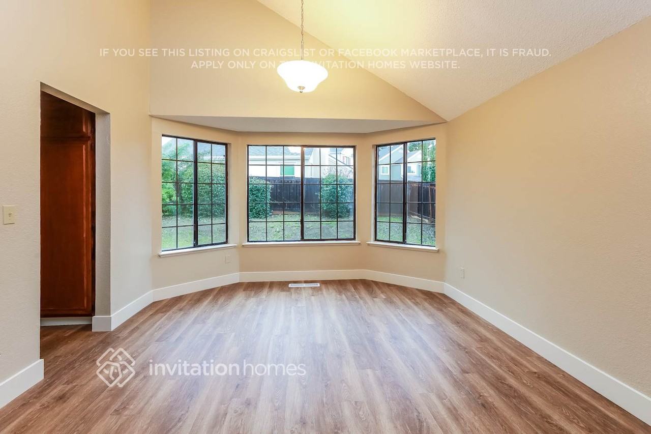 2592 Clipper Ln - Photo 7 of 18