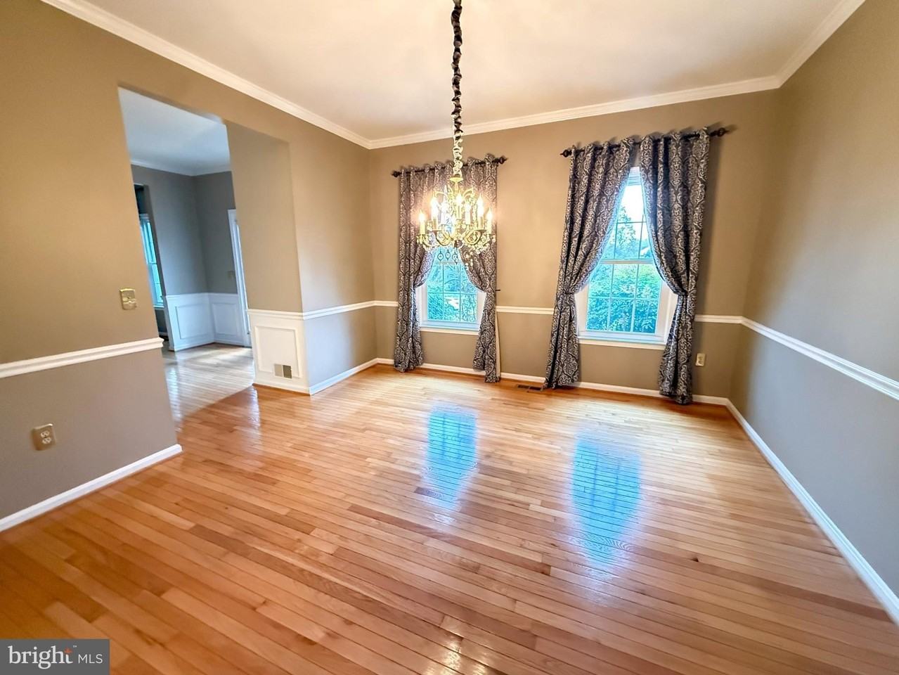 15292 Surrey House Way - Photo 4 of 42