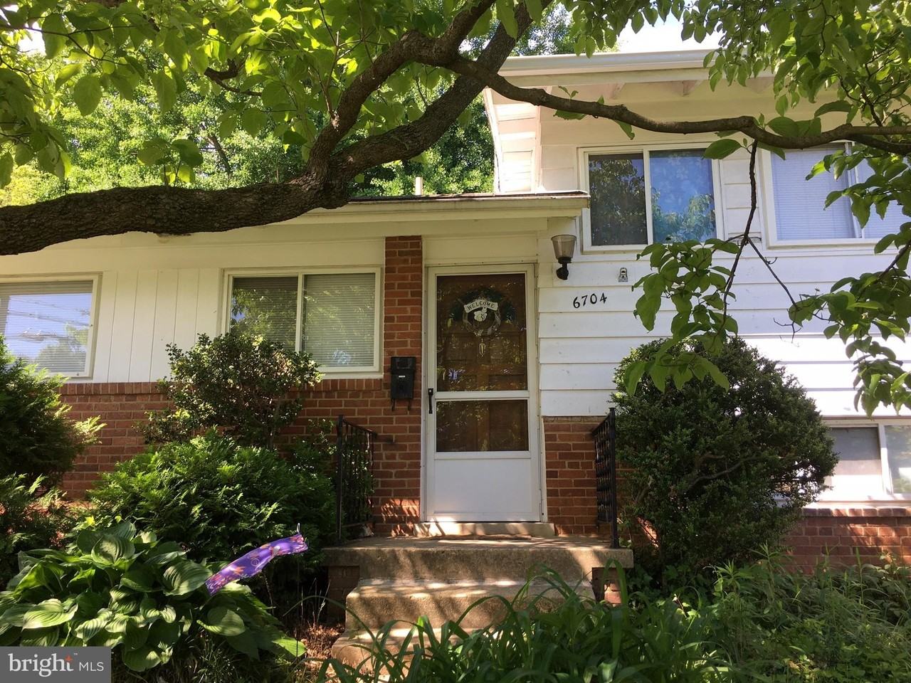 6704 Old Chesterbrook Rd - Photo 2 of 14