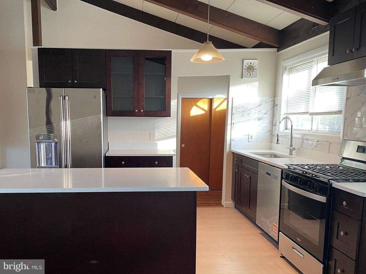 6704 Old Chesterbrook Rd - Photo 5 of 14