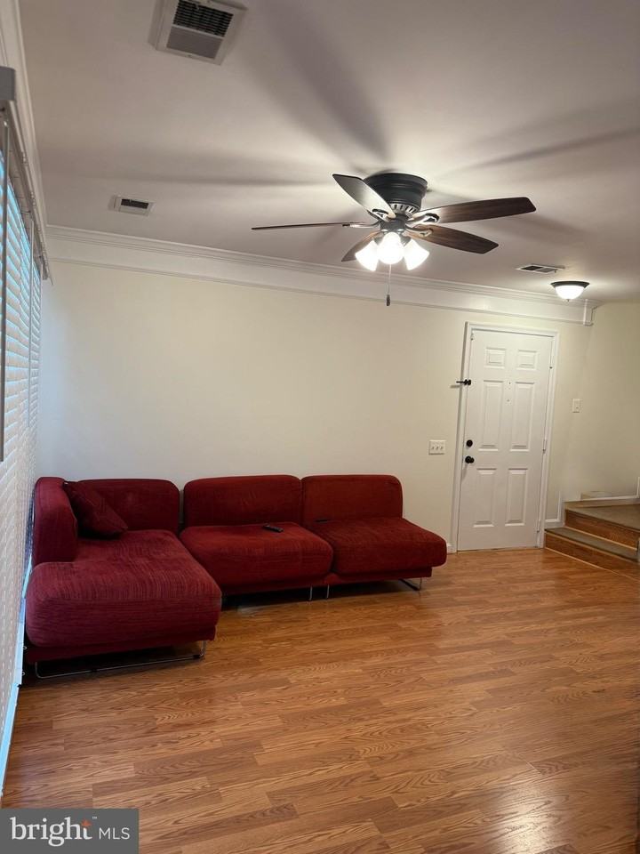 8216 Catbird Cir Unit 201 #201 - Photo 3 of 7