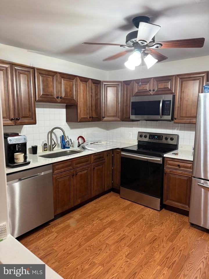 8216 Catbird Cir Unit 201 #201 - Photo 4 of 7