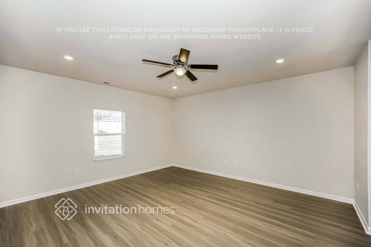 3326 Strong Box Ln - Photo 6 of 18