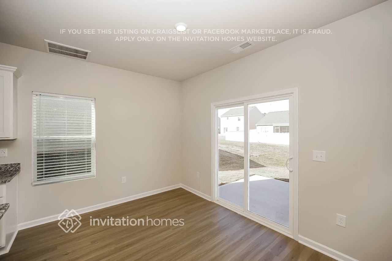 3326 Strong Box Ln - Photo 7 of 18