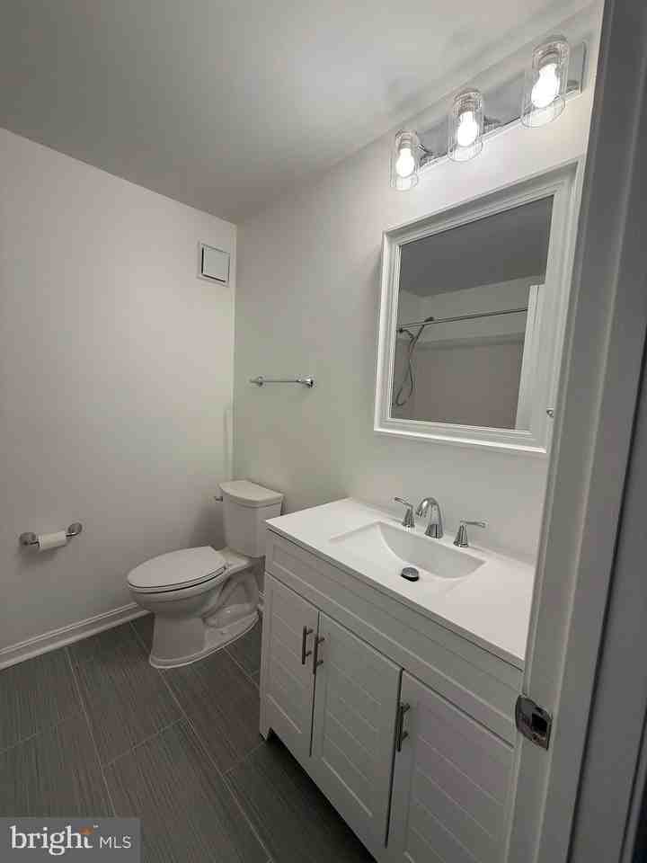 16342 Taconic Cir - Photo 4 of 7