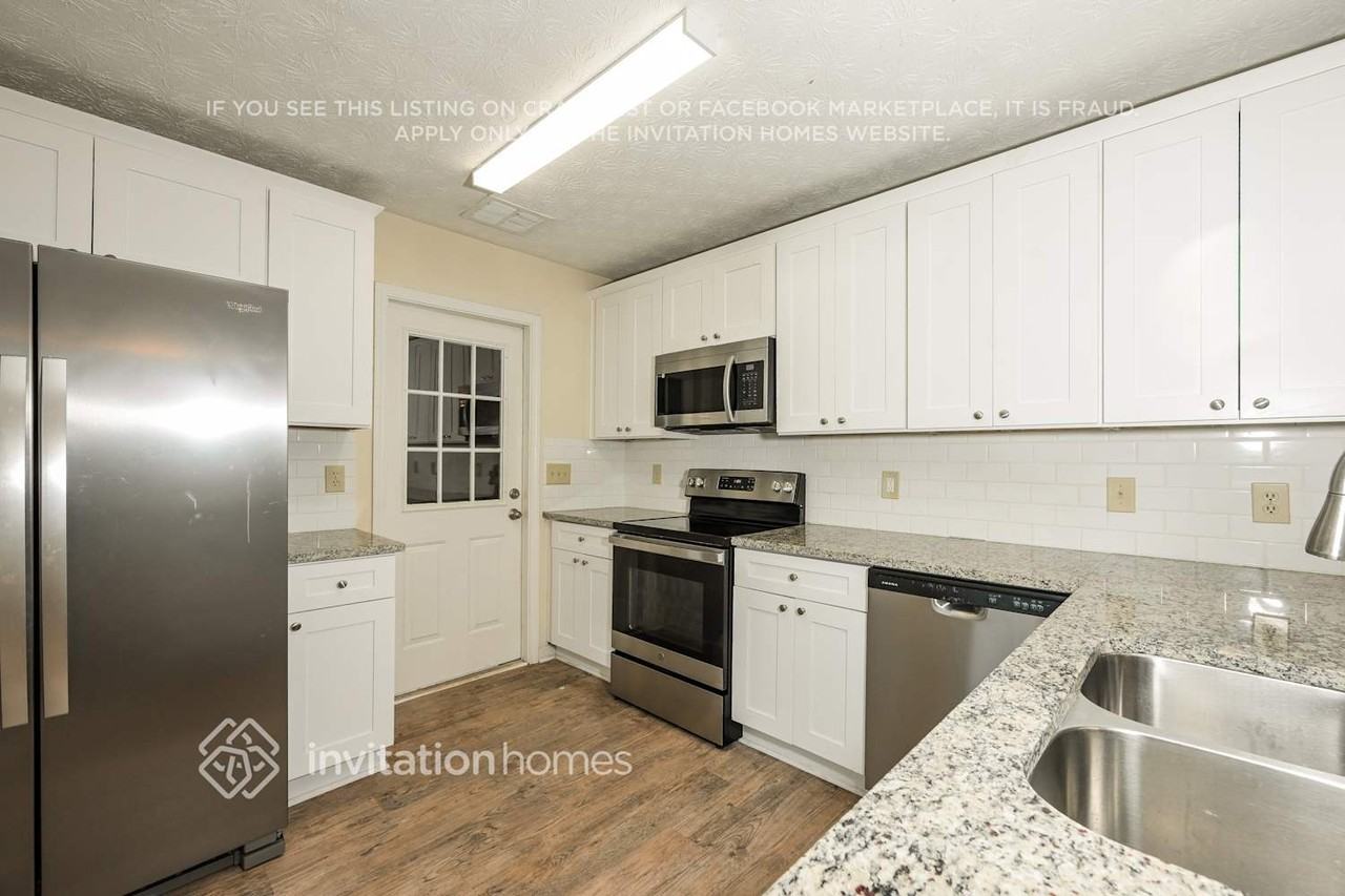 3505 Foxworth Trl - Photo 7 of 18