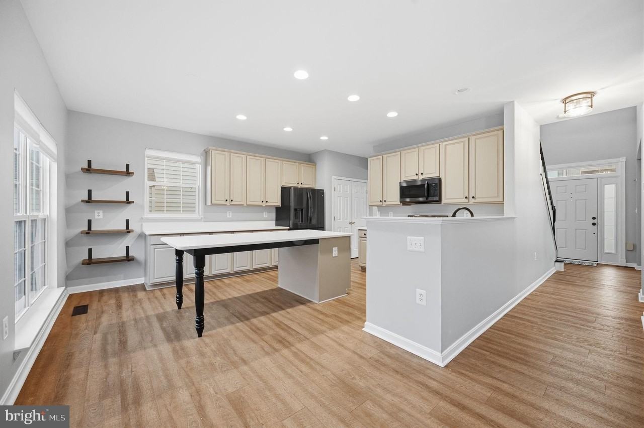 198 Union Ridge Dr - Photo 2 of 19