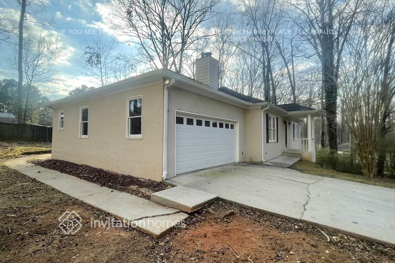 321 Sherwood Cir Se - Photo 2 of 16